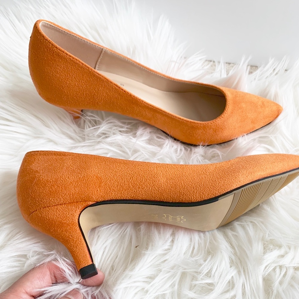 Starburst sorbet orange suede pump - Picture 3 of 3